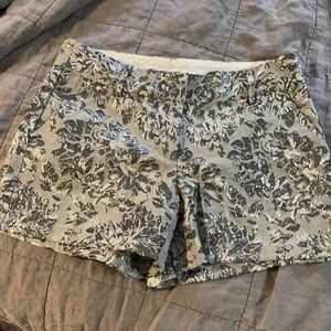 Lauren Conrad size 8 silver sparkle short like New. Never worn